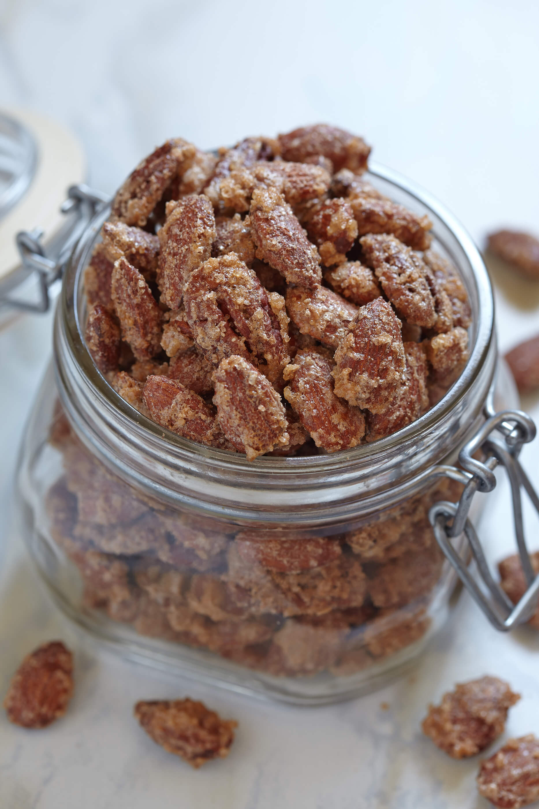 I have a baking addiction, but when it comes to gifts, not much comes close to these Trim Healthy Mama Spiced Pecans. Wrap them up in little gift bags and you have an easy & affordable Christmas gift!