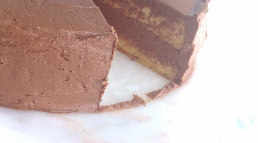The best Keto Yellow cake tastes like it came from a bakery. With that pudding taste we've come to love in boxed cakes and an airy chocolate buttercream - which all clocks in at 1.3 net carbs per slice - you won't miss boxed cake ever again.