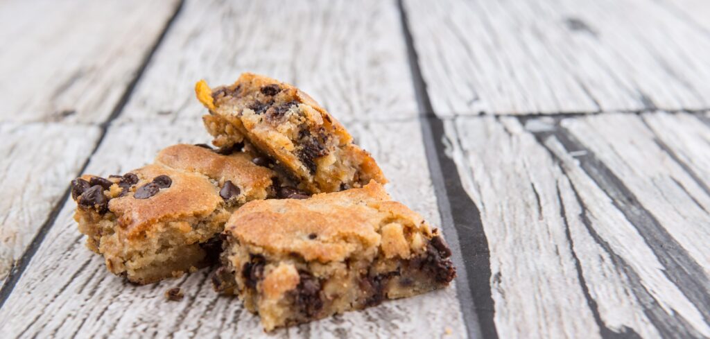 Buttery, chewy cookie bars loaded with chocolate chips, Keto Chocolate Chip Blondies are easy to make with only 1 bowl, and use super simple ingredients you probably already have on hand.