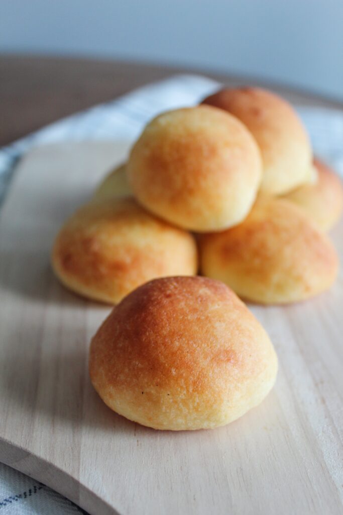 Keto Bagel Bites are a bite-sized keto friendly bagel stuffed with sweetened cream cheese.  A delicious and kid friendly treat!