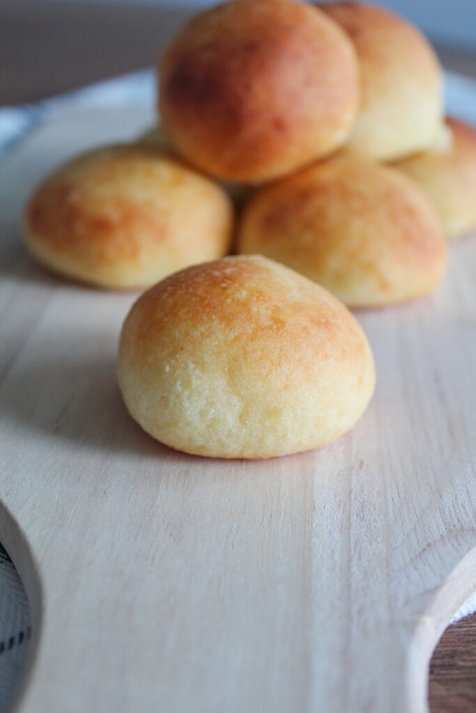 Keto Bagel Bites are a bite-sized keto friendly bagel stuffed with sweetened cream cheese.  A delicious and kid friendly treat!