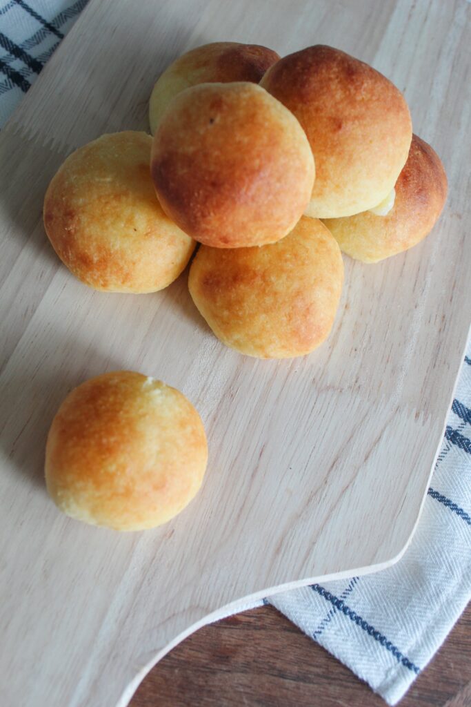 Keto Bagel Bites are a bite-sized keto friendly bagel stuffed with sweetened cream cheese.  A delicious and kid friendly treat!