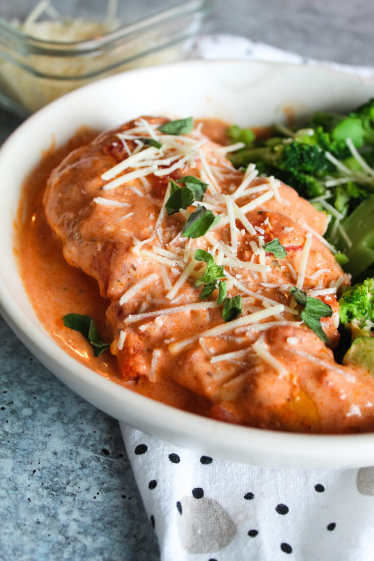 Slow Cooker Tomato Basil Chicken