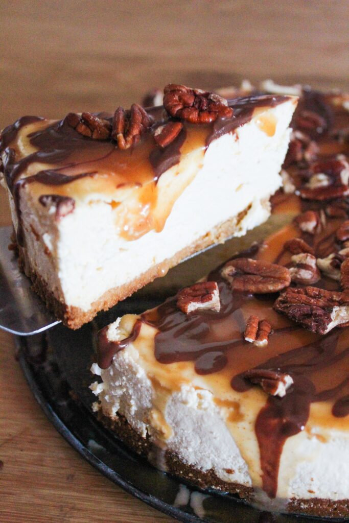 Keto turtle cheesecake is the perfect Valentine's Day treat! Not only is it low-carb and keto-friendly, but it also tastes delicious!