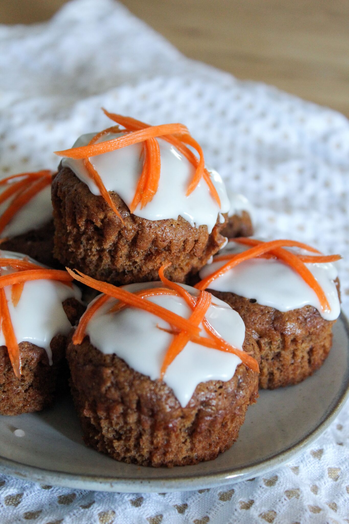 Low Carb Carrot Cake Muffins - Keto, THM:S, 2.7 g net carbs) - Fit Mom ...