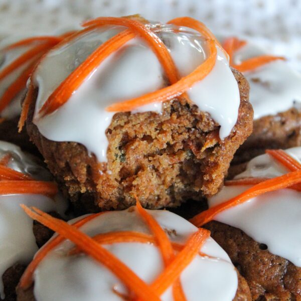 Low Carb Carrot Cake Muffins - Keto, THM:S, 2.7 g net carbs) - Fit Mom ...