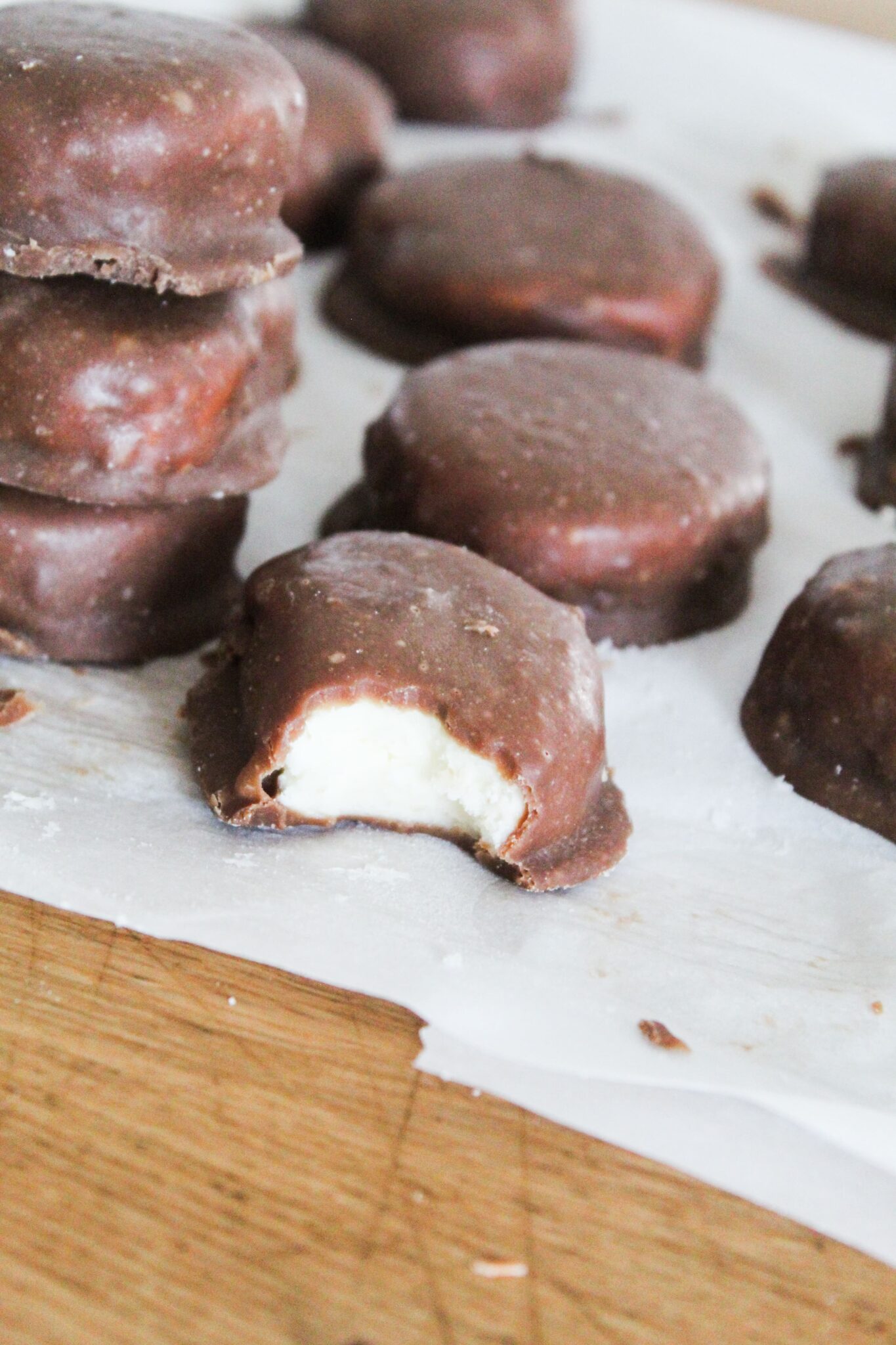 Easy Low Carb Peppermint Patties (Low Carb, Ketogenic, THMS) Fit Mom